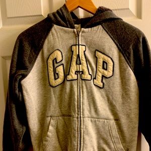 Boys Lot of 2 Sweatshirts Tommy Hilfiger & Gap